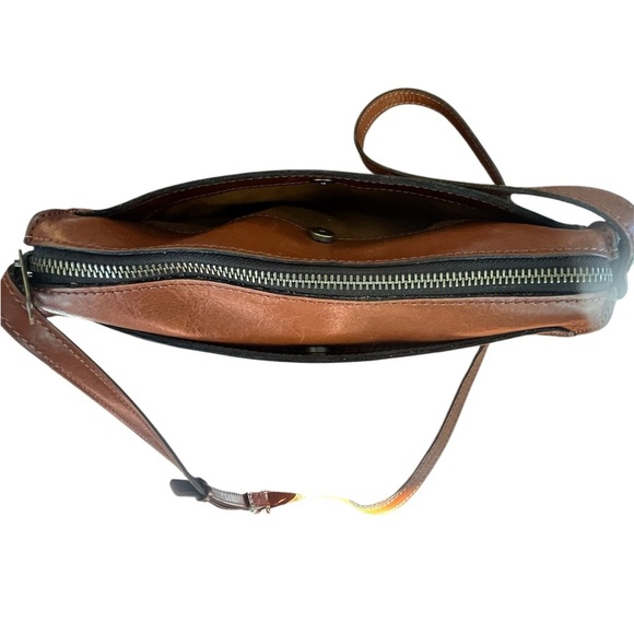 Patricia  Nash  Heritage
Nazaire Brown Leather
Crossbody purse - Picture 4 of 11